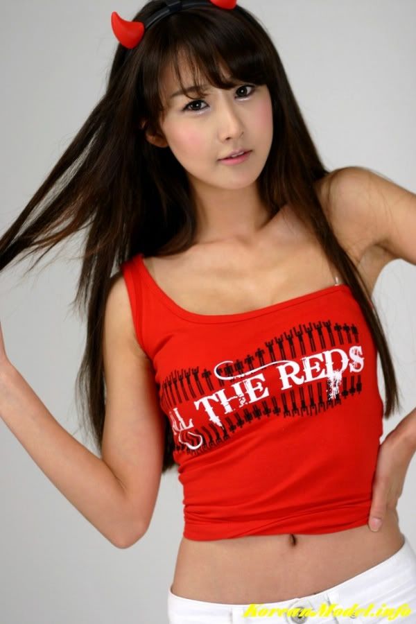 14 Park Hyun Sun and Kim In Ae – Be the Reds(Corea Fighting)