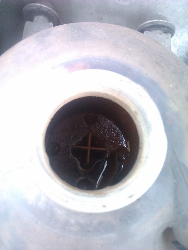 gunky coolant tank? Peugeot Forums