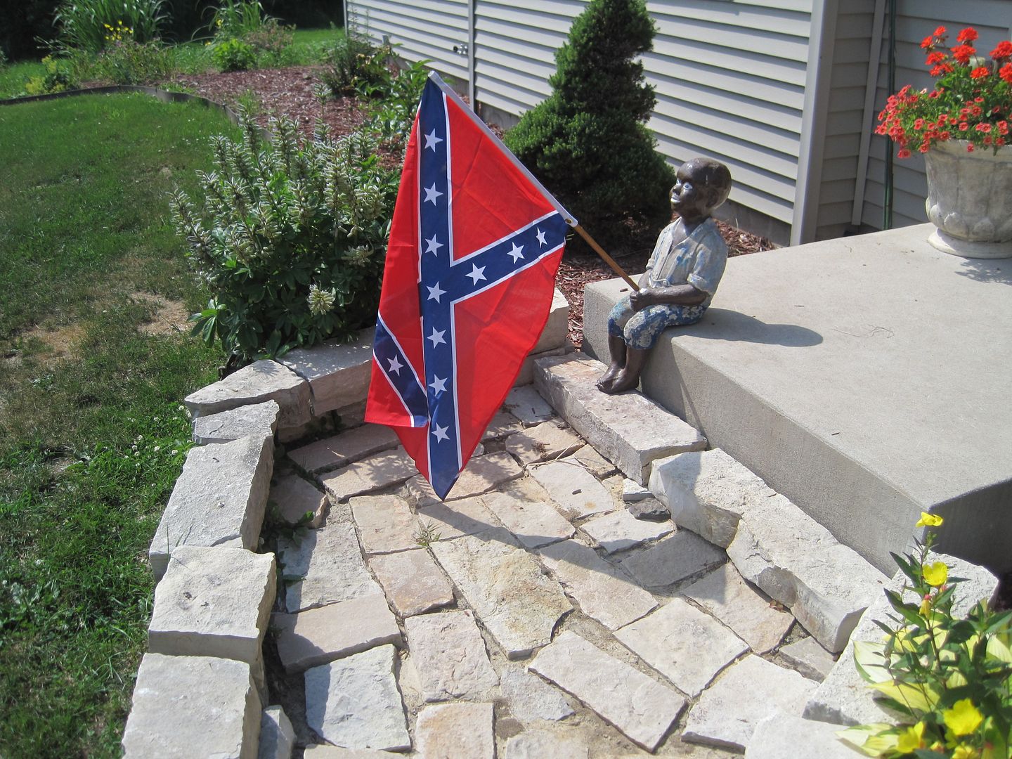 CSA%20Battle%20Flag%20porch.jpg