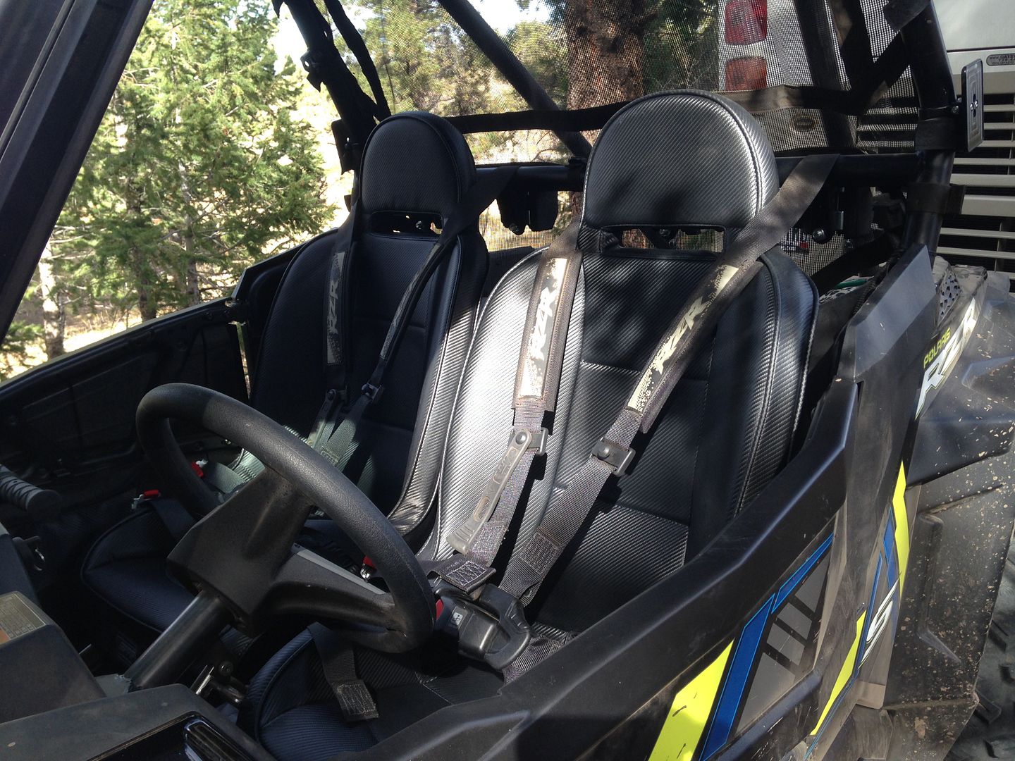 Who has Retractable Harnesses? Polaris RZR Forum RZR