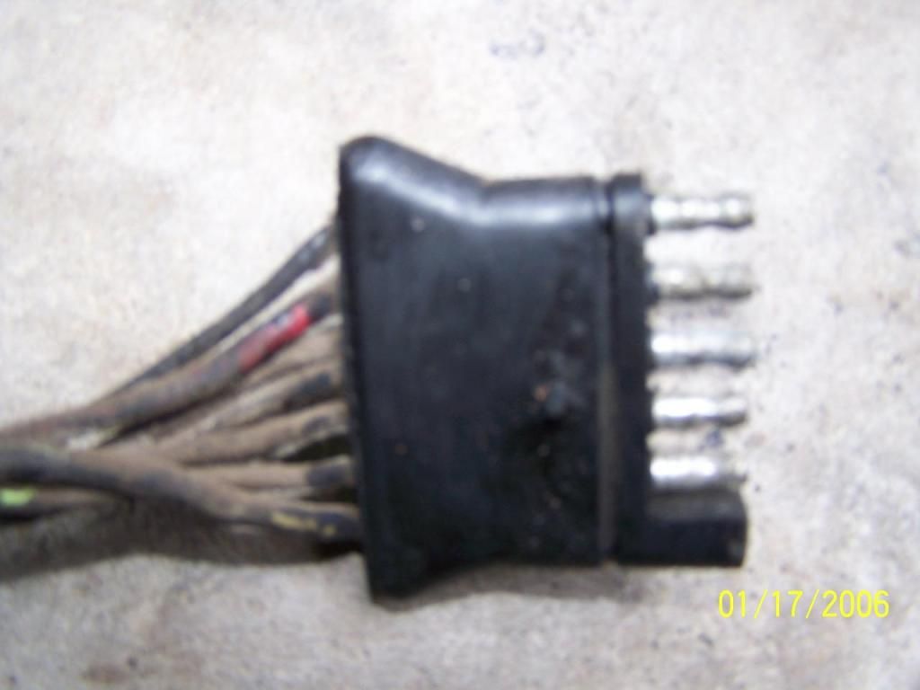 I need the wiring that plugs into the harness/connector that I just bought, that goes TO the camper. Just like the picture shows.